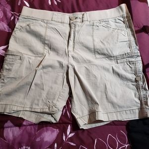 KHAKIS AND COMPANY WOMEN SHORTS